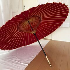 和婚にあると便利な赤い番傘