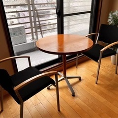 丸テーブル椅子4脚