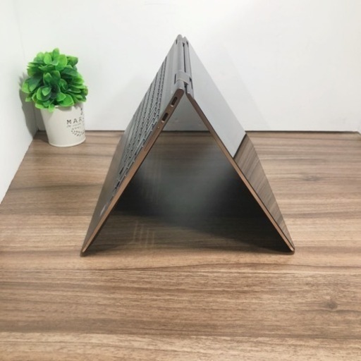 見た目もオシャレ♡ゴールド&ブラウンの最高級ハイスペHPノートパソコン
