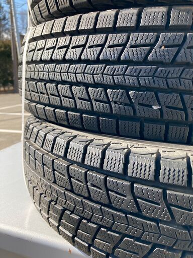 スタッドレスタイヤ175/80R15 90Q WINTER MAXX