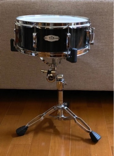 Pearlのスネアドラム(スタンド付)+ペダル
