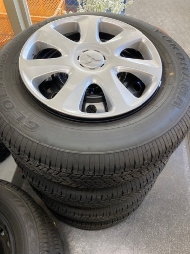 デリカ 未使用 215／70r16 4本