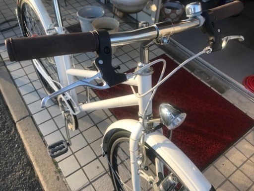 純白のクロスバイク とても綺麗な中古です