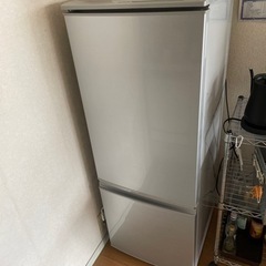 SHARP冷蔵庫を無料で差し上げます。