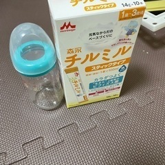 ガラス哺乳瓶、粉ミルク