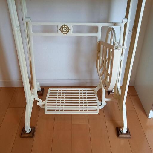 足踏みミシンテーブル日立
