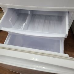 【リサイクルショップどりーむ天保山店】●1743●　シャープ　２ドア冷蔵庫　2015年製　容量１３７L　SJ-D14A-W