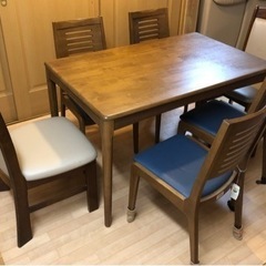 ダイニングテーブル、椅子、木製