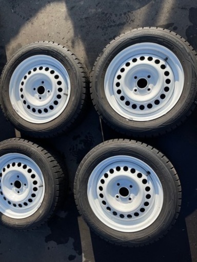 DUNLOP スチールホイール&スタッドレスタイヤセット 175/65R15の画像