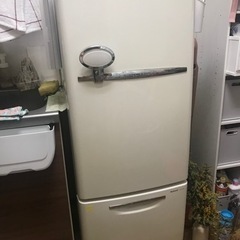 【本日終了】レトロデザイン冷蔵庫　一人暮らし二人暮らし用