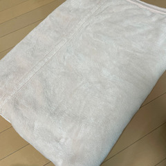 ニトリ　ピンクの毛布　シングルサイズ