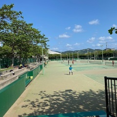 名護市で硬式テニスのレッスンをしています