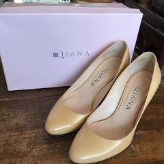 【売り切れました】【DIANA】ダイアナ　エナメルパンプス　23...