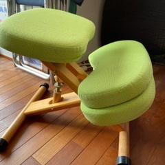バランスチェア　学習机用姿勢矯正椅子