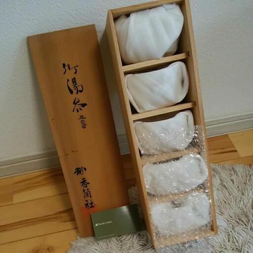 香蘭社 湯呑み 5客セット 木箱つき - メルカリ 木箱付き新品✨【香蘭社 