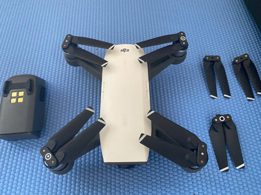 その他 DJI Spark Drone Fly More Combo