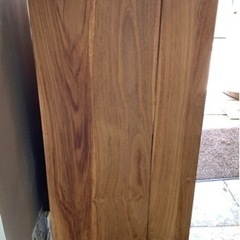 雰囲気抜群！足付きキャビネット！