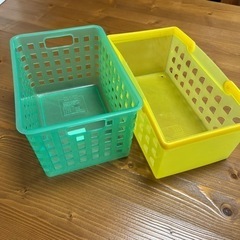 プラスチックのカゴ