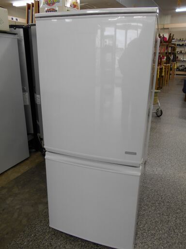 SHARP　2ドア冷蔵庫　自動霜取り　137L　SJ-C14A　2015年製