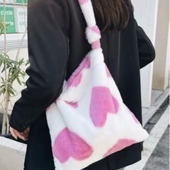 【ネット決済・配送可】新品ファーバッグ(ハートデザイン)ピンク色