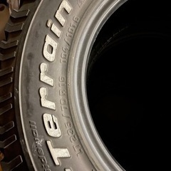 マッドタイヤ　ジムニー　デリカなどに　235/70/16