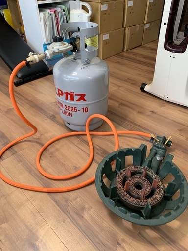 すぐ使えます！　8Kg LPG ボンベ・調整器・3Mホース・業務用コンロセット