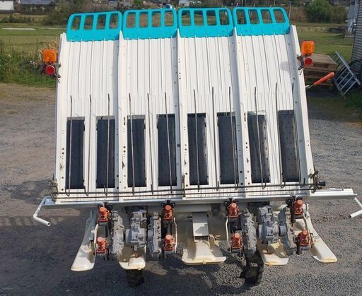 値下げしました。 鹿児島発 クボタ ガソリンエンジン4条植え乗用田植機