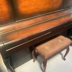 ♬シックな茶色にお洒落な猫脚のアップライトピアノKreuizbach（クロイバッハ）KA-27 