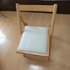 ニトリ 折り畳み木製椅子の画像