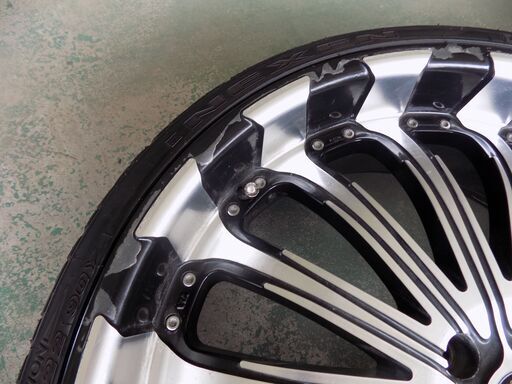 中古 大口径大口径 INTERNATIONAL Mcweel 22x8.5j PCD114.3 5穴 ET45