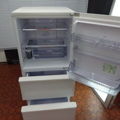 ID 013209　冷蔵庫　3ドア　アクア　238L　２０１９年製　AQR-SV24H(W)