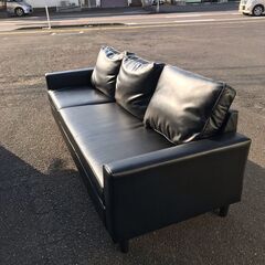 目玉商品！！！ 三人掛けソファー 15，000円（税込み）超現実的視点