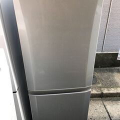 ☆中古 激安！！￥11,500！！MITSUBISHI　ミツビシ　146㍑2ドア冷蔵庫　家電　2016年製　MR-P15Z-S型　幅48cmｘ奥行60cmｘ高さ121cm　【BD045】