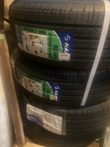 タイヤ　215 60r17 96h ハイダ