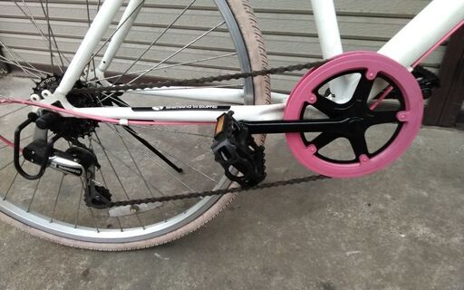 自転車 クロスバイク GRAPHIS 26インチ 6段変速 ホワイト×ピンク 配送無料