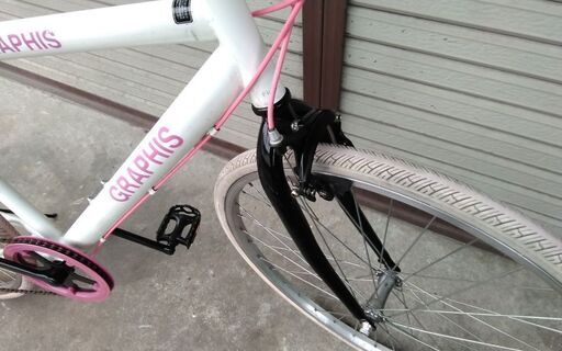 クロスバイク GRAPHIS 26インチ 6段変速 ホワイト×ピンク 配送無料