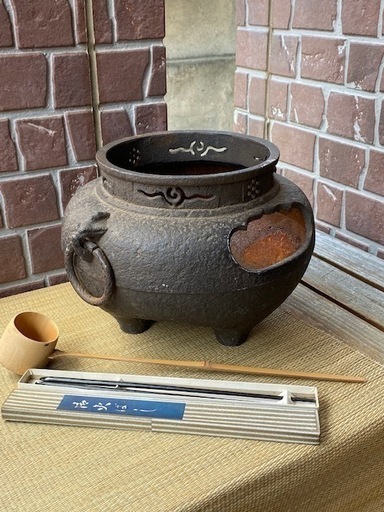 茶道具纏めて検鉄風炉備前焼会津塗鎌倉彫漆器ボヘミア切子グラス黒真塗薄板丸蛤板敷板色紙横山大観和楽器三味線煎茶道具古美術裏千家表千家