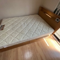 ダブルベッド、ダブルサイズマットレスセット