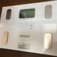 【譲渡先決定】OMRON 体重計　美品