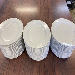 白い楕円皿　40枚　1500円