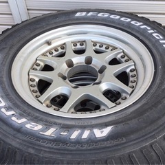 ラウンドクルーザー　4WD などに　タイヤ4本セット