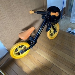 子供のキッカー のような自転車