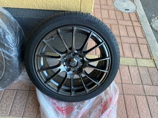 (取引中)215/45 R17スポーツタイヤ+ホイール18年製