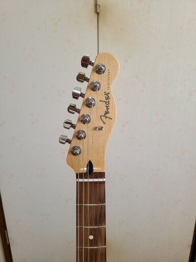 値下げしました。フェンダーテレキャスター　Player Telecaster® HH, Silverの美品です。タップスイッチでシングルPUに変化します。
