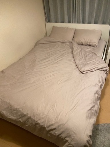 【ダブルベッド】総額6万5千円 IKEA ダブルベッド　ベッドフレーム・マットレス・布団一式付