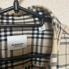 Burberry チェックロゴあり！　カッコいいですXLサイズ