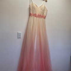 ピンクのカラードレス
