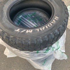 タイヤ　195/80R15 ハイエース