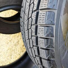 235 55R18 スタットレスタイヤ