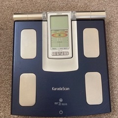 体重計（体脂肪　内臓脂肪）も測れます。